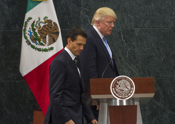 Una visita controversial fue la del candidato presidencial estadounidense Donald Trump a México y su reunión con su homólogo mexicano Enrique Peña Nieto.