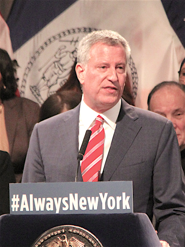 Las investigaciones federales contra el Alcalde Bill de Blasio generan dudas afectando la posibilidad de su reelección en el 2017.