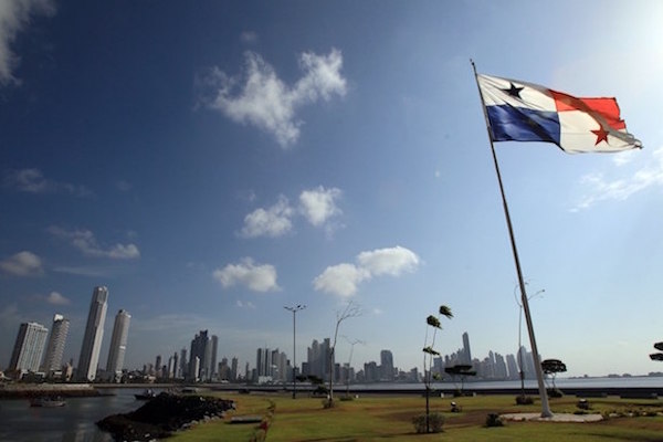 El escándalo de los Papeles de Panamá en abril, destapó el tema de los paraísos fiscales en los que estuvieron involucrados importantes personalidades internacionales de la política, espectáculos y deportes.