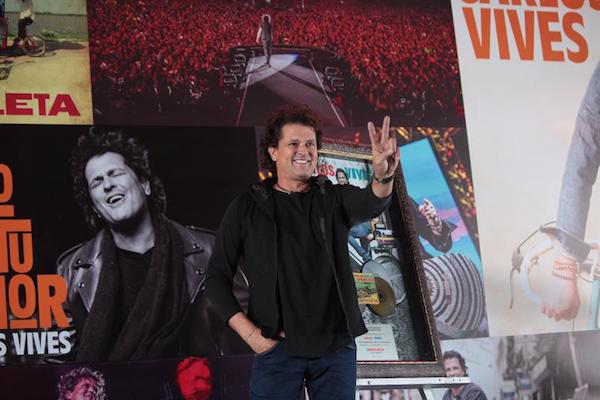  El cantante colombiano Carlos Vives posa hoy, martes 31 de enero de 2017, durante una rueda de prensa en Ciudad de M&eacute;xico (M&eacute;xico).