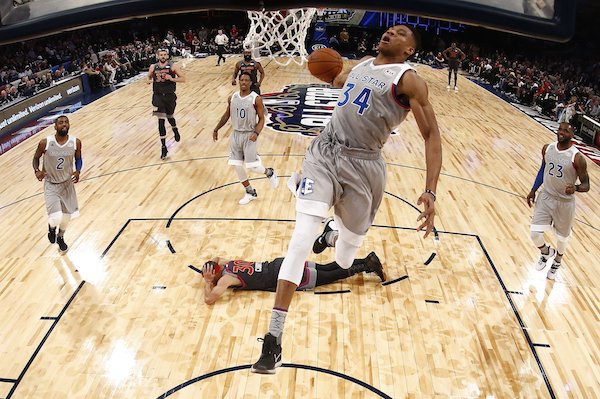 El griego Antetokounmpo es una acci&Ucirc;n espectacular en el Partido de las Estrellas celebrado en Nueva Orleans. 