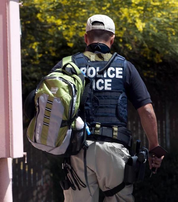 El ICE detuvo la semana pasada a 680 inmigrantes indocumentados en varias redadas en una docena de estados. EFE/Archivo