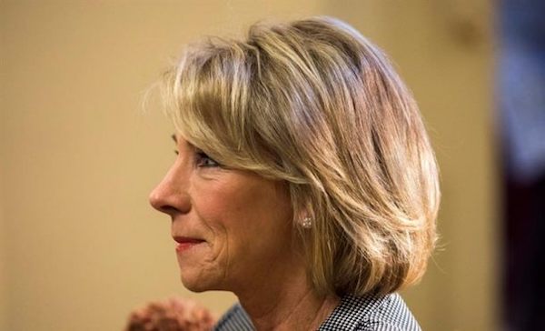 La secretaria de Educaci&oacute;n del presidente de Estados Unidos, Donald Trump, Betsy DeVos. EFE/Archivo 