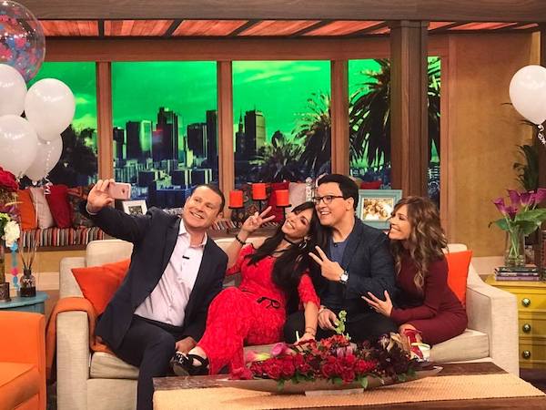 A los presentadores actuales del programa, Karla Mart&iacute;nez y Alan Tacher, se sumaron en un programa de cinco horas Giselle Blondet, Fernando Arau, Rafael Jos&eacute; D&iacute;az, Neida Sandoval, Ana Mar&iacute;a Canseco y Ra&uacute;l Gonz&aacute;lez. Foto Despierta Am&eacute;rica Facebook.