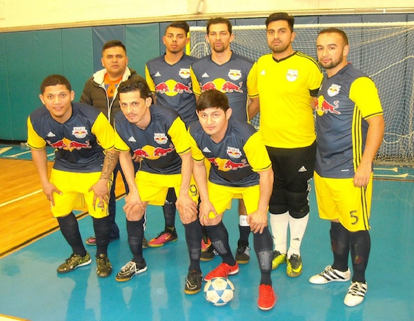 El sexteto del Red Bulls que vienen realizando una buena campana en la Liga Los Idolos, actualmente est&aacute;n en el segundo lugar con 31 puntos.&nbsp;(Foto Buki Chapin) 