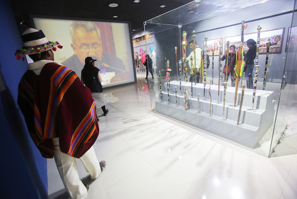 Ind&Igrave;genas visitan Museo de la Revoluci&Ucirc;n Democr&middot;tica y Cultural-Orinoca Foto: EFE/Mart&Igrave;n Alipaz
