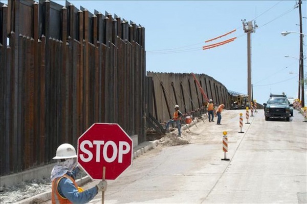 Cient&iacute;ficos y organizaciones ambientalistas advierten de los peligros que supone para la biodiversidad de la frontera entre M&eacute;xico y Estados Unidos el muro propuesto por el presidente Donald Trump.