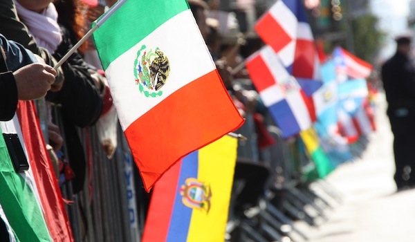 Fachada del restaurado Hotel Marlton, localizado en el 5 West de la calle 8 a pasos de la Quinta Avenida de Manhattan, en donde se encuentra colocada la placa que reconoce el lugar de nacimiento de Galo Plaza, líder internacional promotor de la integración americana, de la paz y hermandad entre las naciones del mundo.