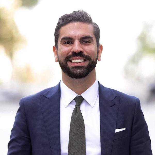 CONCEJAL RAFAEL ESPINAL &ldquo;Ahora el neoyorquino podr&aacute; responsabilizar al gobierno por los compromisos adquiridos para mejorar sus barrios. La transparencia es clave para la eficacia a largo plazo de nuestra ciudad&rdquo;.