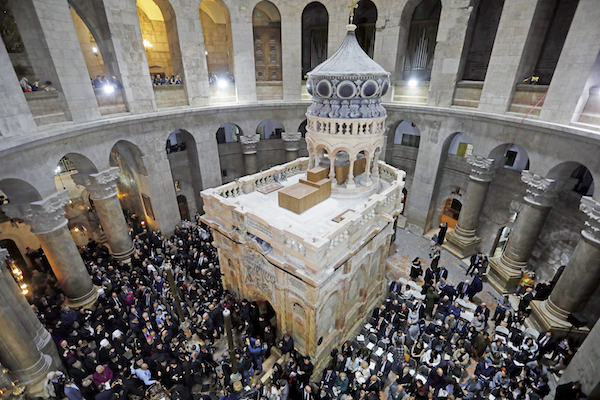  El restaurado Ed&iacute;culo del Sepulcro durante una ceremonia en la iglesia del Santo Sepulcro con motivo de la restauraci&oacute;n de la tumba de Jesucristo en Jerusal&eacute;n, Israel.  