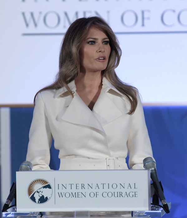 La primera dama, Melania Trump, habla el pasado 29 de marzo de 2017, en el evento "Mujeres Valientes" del Departamento de Estado, en Washington DC. 