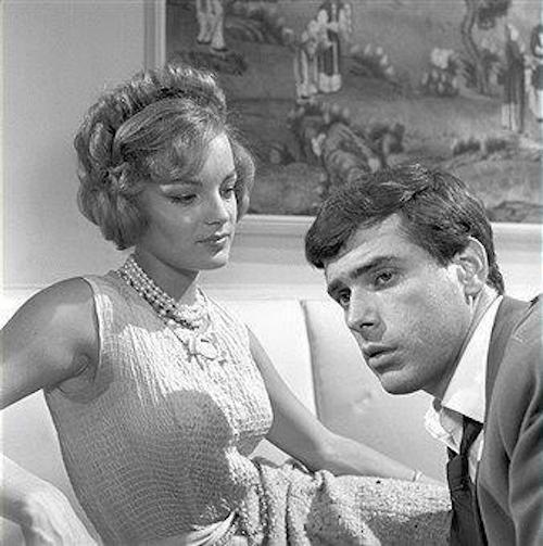 Tom&aacute;s junto a Rommy Schneider, en "Boccaccio 70" (1962). 