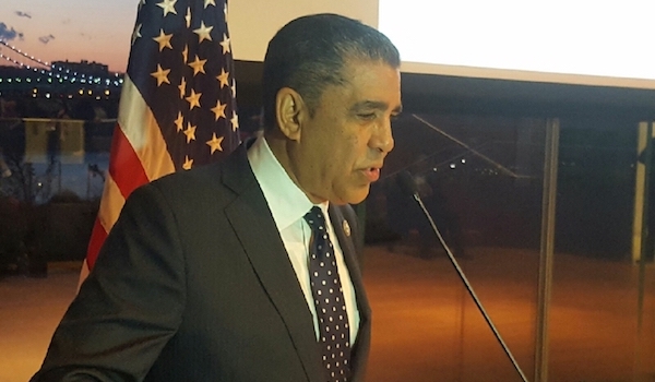 ADRIANO ESPAILLAT en Dia 100: enumer&oacute; cada una de sus propuestas e intervenciones que ha tenido en un congreso con mayor&iacute;a republicana anti inmigrante 