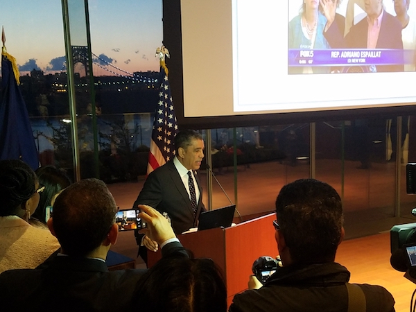 ANTE el auditorio el congresista Espaillat le pregunt&oacute; al secretario de Justicia con iron&iacute;a: &iquest; Se&ntilde;or Sessions: &iquest;yo no he tenido &eacute;xito en nuestra sociedad?&rdquo;. 