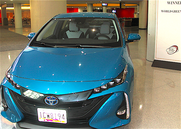 El auto ganador en la categor&iacute;a ecol&oacute;gica 2017 fue el h&iacute;brido el&eacute;ctrico de Toyota, que particip&oacute; en el show con veinticuatro modelos de autos. 