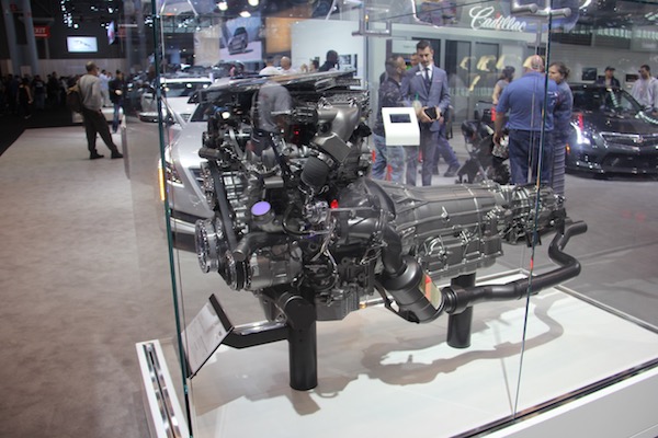 Cadillac presenta su motor CT6 3.0 V6 en acci&oacute;n con una transmisi&oacute;n de ocho velocidades, que a la vista del p&uacute;blico es como un coraz&oacute;n viviente que deja ver su funcionamiento interno. 