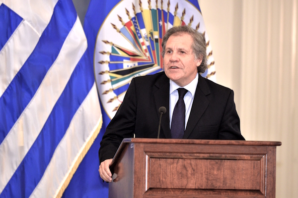 El uruguayo Luis Almagro es el actual Secretario General de la OEA, el principal, m&aacute;s antiguo y m&aacute;s extenso organismo regional del continente americano. Una de sus funciones es el arbitraje en las relaciones entre los pa&iacute;ses miembros, para la soluci&oacute;n pac&iacute;fica de sus conflictos. 