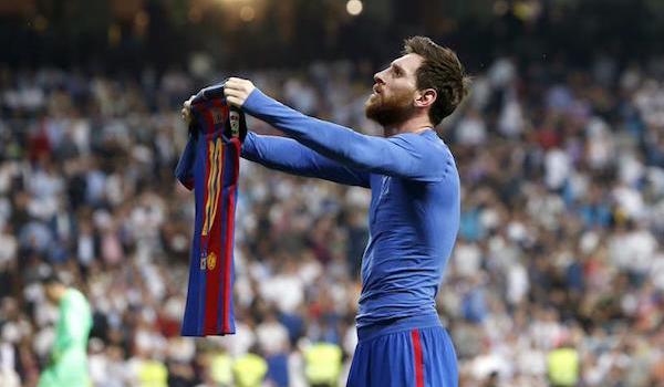 Messi, el mejor jugador de la historia del fútbol español Aunque en un principio se ha temido que la lesión fuese más grave, el club azulgrana ha informado que, tras someterle a unas primeras exploraciones, el argentino sufre un "golpe en la cara externa de la rodilla izquierda".