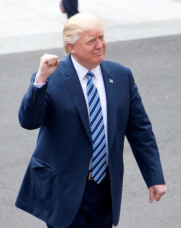 Donald Trump quiere que una futura reforma migratoria incluya la construcción "completa" del muro fronterizo.
