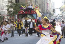 La comunidad latina en Nueva York llevó sus bailes, música y tradiciones a la famosa Quinta Avenida de Nueva York para celebrar con orgullo, una vez más, el tradicional Desfile de la Hispanidad.