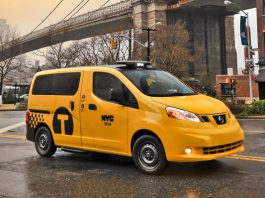 El Nissan NV200, conocido como el "Taxi del Mañana", ahora es el modelo estándar para los taxis que operan en Nueva York.  