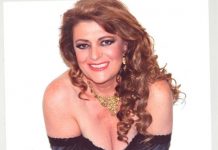 Rosa Gloria Chagoyán actúa en pieza teatral Rosa Gloria Chagoyán