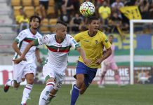 El uruguayo Nico López (izquierda) debuta en la liga española en el Granada C.F.