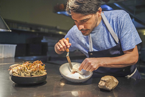 Virgilio Martinez en su restaurante Central de la ciudad de Lima ( Per˙) . 