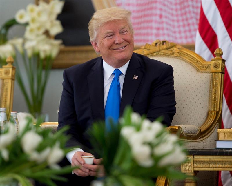 La primera propuesta presupuestaria del presidente de EE.UU., Donald Trump, incluye un sustancial recorte a la ayuda exterior a Latinoam&eacute;rica, con reducciones a la asistencia proporcionada a todos los pa&iacute;ses del continente, un cambio que podr&iacute;a notarse especialmente en M&eacute;xico y Centroam&eacute;rica.