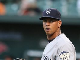 El antesalista de los Yanquis de Nueva York, Alex Rodríguez, informó que se someterá a una operación de la cadera izquierda a mediados del próximo mes de enero.