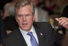 Una foto de archivo de 17 de febrero el año 2016 muestra el ex gobernador de Florida, Jeb Bush participar en un evento de campaña en Summerville, Carolina del Sur,