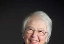 Educación made in NYC CARMEN FARIÑA: “Me gustaría recomendar que nuestros cuerpos legislativos en Albany lean Perfiles en Valor (Profiles in Courage). Se trata de un libro muy importante que dice hacer lo correcto, no lo que es políticamente conveniente”.