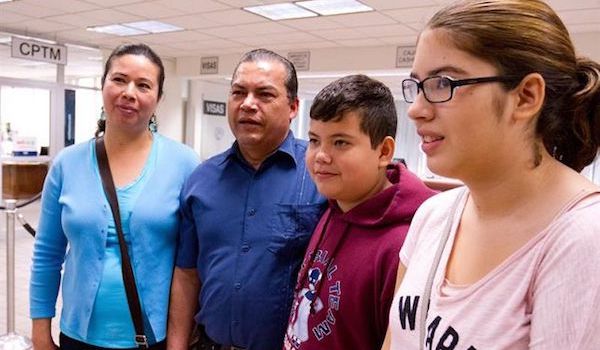 La desigualdad entre la poblaci&oacute;n hispana y la blanca se redujo en el &uacute;ltimo a&ntilde;o, seg&uacute;n un informe publicado hoy por la organizaci&oacute;n de derechos civiles The National Urban League, que, sin embargo, teme que la situaci&oacute;n cambie bajo el mandato del presidente Donald Trump. EFE/ARCHIVO