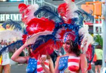 Primer Desfile Peruano de Nueva York Don Adolfo Sánchez, Presidente del CCC abrió el evento con un sentido saludo de bienvenida en el cual expresó su gratitud por el apoyo y reiteró el compromiso de la directiva a mantener su activa agenda de servicio a la comunidad colombiana y a la representación cultural de Colombia en Estados Unidos.