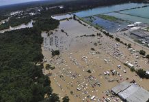 Ascienden a 11 los muertes por las inundaciones en el sur de EEUU