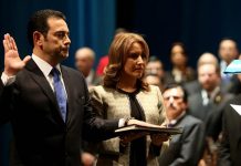 La "nueva Guatemala" de Jimmy Morales se cimentará en la lucha anticorrupción El presidente de Bolivia, Evo Morales, habla en una rueda de prensa hoy, lunes 22 de febrero de 2016, en La Paz, donde abogó por esperar con "serenidad" los resultados definitivos del referendo sobre su reelección celebrado ayer domingo, en el que los primeros sondeos y el escrutinio oficial al 72 % dan la victoria al No.