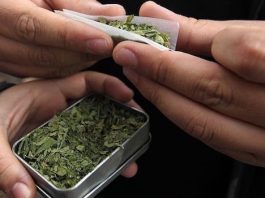 EE.UU. rechaza sacar la marihuana de la lista de drogas más peligrosas La DEA anunció su decisión de mantener la marihuana en la lista de las drogas más peligrosas, donde se encuentra junto con la heroína y el éxtasis.