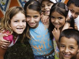 "Edificio educativo" de los niños latinos se tambalea por falta de disciplina