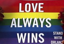 La policía bloquea la entrada principal de una empresa de Orlando (Florida) en donde un exempleado, que había sido despedido en abril, mató a 6 personas para después quitarse la vida hoy, lunes 5 de junio del 2017.