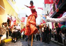La mejor muestra del carácter bullicioso de los puertorriqueños son las tradicionales Fiestas de la Calle San Sebastián, en la capital.