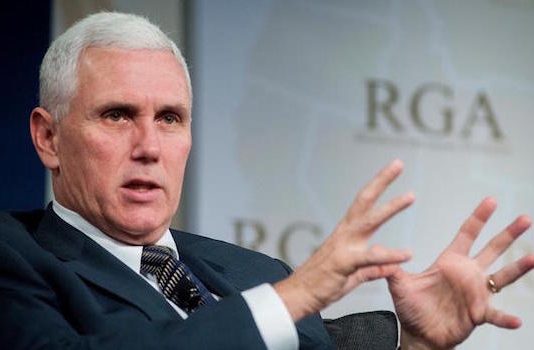 El vicepresidente Mike Pence