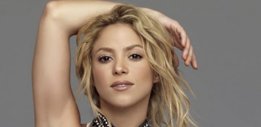 Shakira durante una escena del vídeo de su nuevo sencillo "Perro Fiel".