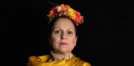 Susan Rybin es Frida Kahlo en "Kahlo, Más allá de Frida".
