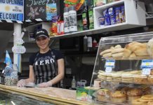 Deli Argentino: La historia de dos mujeres emprendedoras en Jackson Heights En medio de la acuarela cultural de Jackson Heights, el Deli Argentino, abierto los siete días de la semana de 9AM a 9PM, levanta la bandera para enriquecer una zona donde crece con mayor fuerza que nunca la presencia de los latinos.