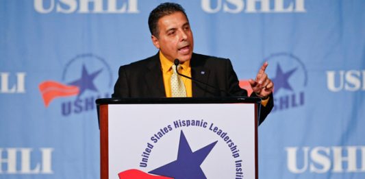 Uno de los relatos más inspiradores es el de José Hernández, astronauta de la NASA.