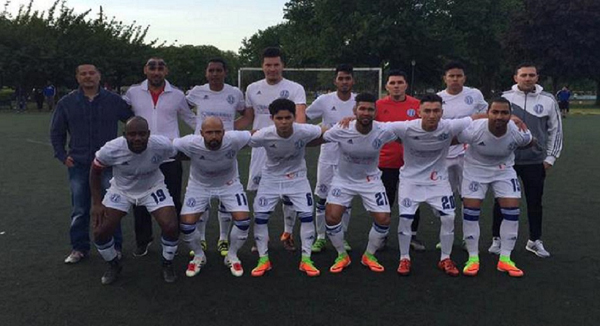 Integrantes de Los Albos H, actuales campeones en la Copan Maya Soccer League, este a&ntilde;o el campeonato esta dedicado al costarricense Juan "Juansito" Mena. (Foto Cortesia: CoMaSoLe). 