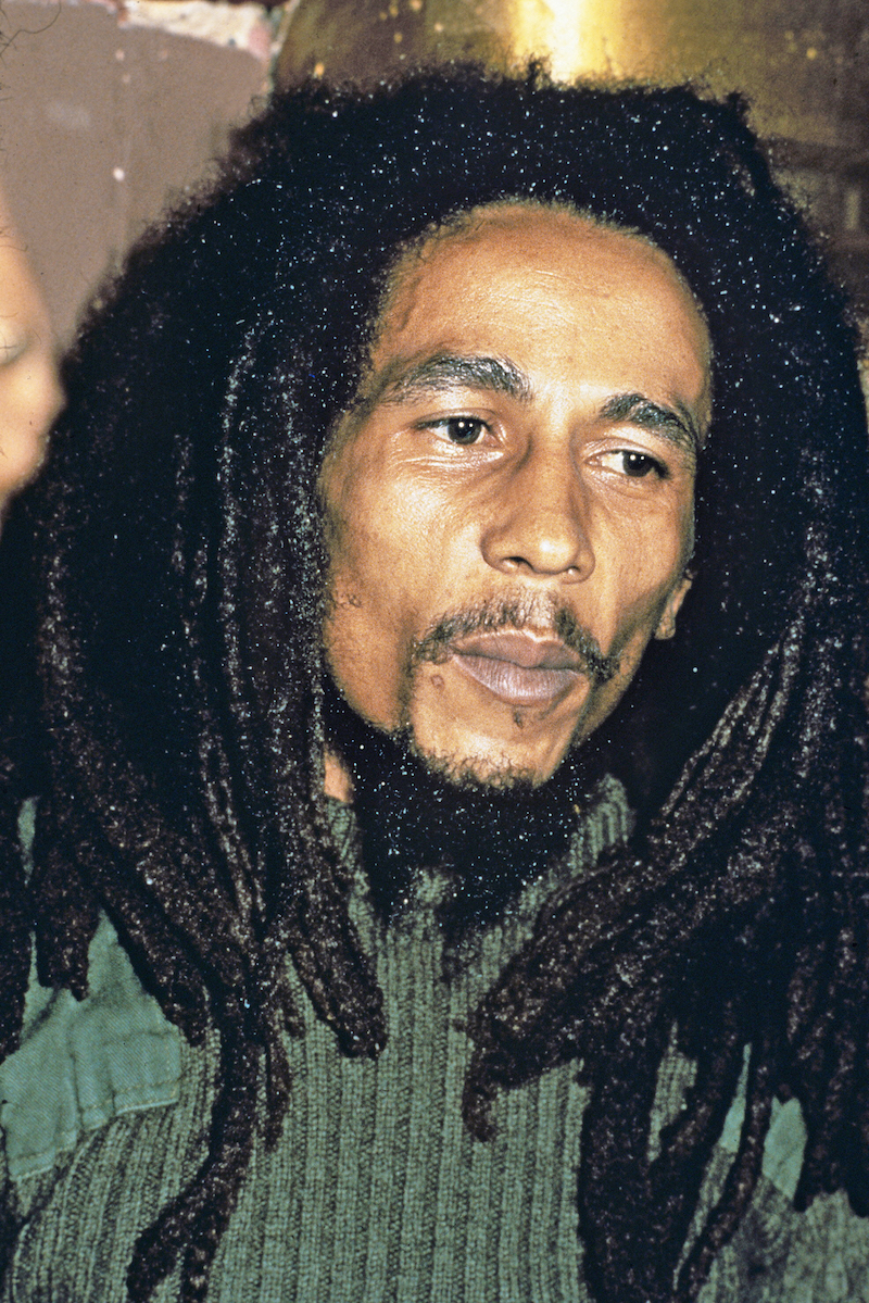 otografía del músico jamaicano Bob Marley, fallecido el 11 de mayo de 1981 en Miami (EEUU), es el máximo exponente del reggae y uno de los grandes mitos de la música del siglo XX, además de una leyenda nacional en su país: Jamaica. E