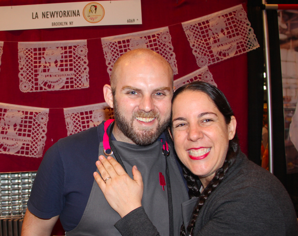Feliz coincidencia, Fany y su esposo Danny Ortiz celebraron un a&ntilde;o de matrimonio precisamente durante su participaci&oacute;n en el Fancy Food Show, que marca la consolidaci&oacute;n de su marca en el escenario internacional.