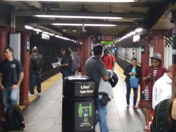 El descarrilamiento y choque de un tren de la linea A en el Harlem de Manhattan el 27 de junio, revivi&oacute; temores de seguridad entre los usuarios del tren de Nueva York quienes padecen por el incremento notable de retrasos en el servicio.