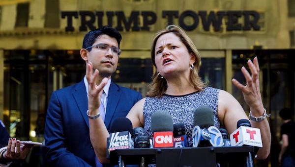 La portavoz del Concejo Municipal de Nueva York, la puertorrique&ntilde;a Melissa Mark-Viverito (d).